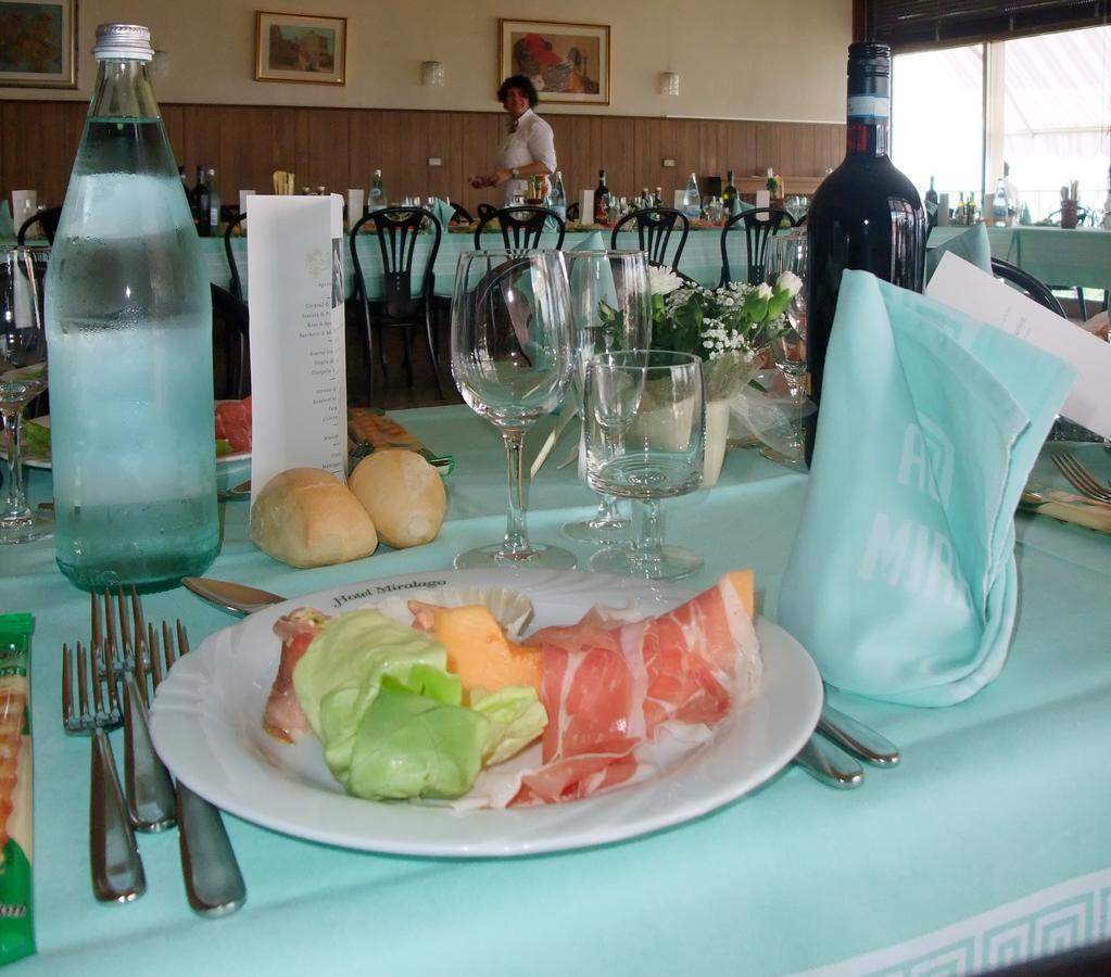 Hotel Miralago 산 제노 디 몬타냐 외부 사진
